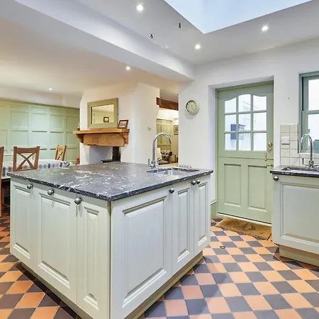 Host & - Harold * Whitby