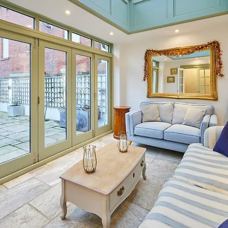 Semesterbostad Host & - Harold *