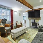 Host & - Harold Holiday home Whitby